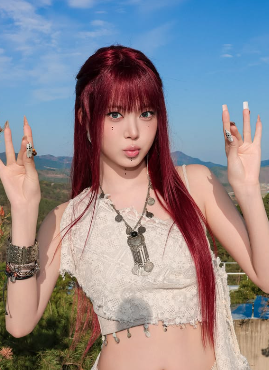AboutMusicYT's tweet photo. LE SSERAFIM's Eunchae was named one of the it-kids of South Korea by Vogue. https://t.co/lQrNyPw0SK