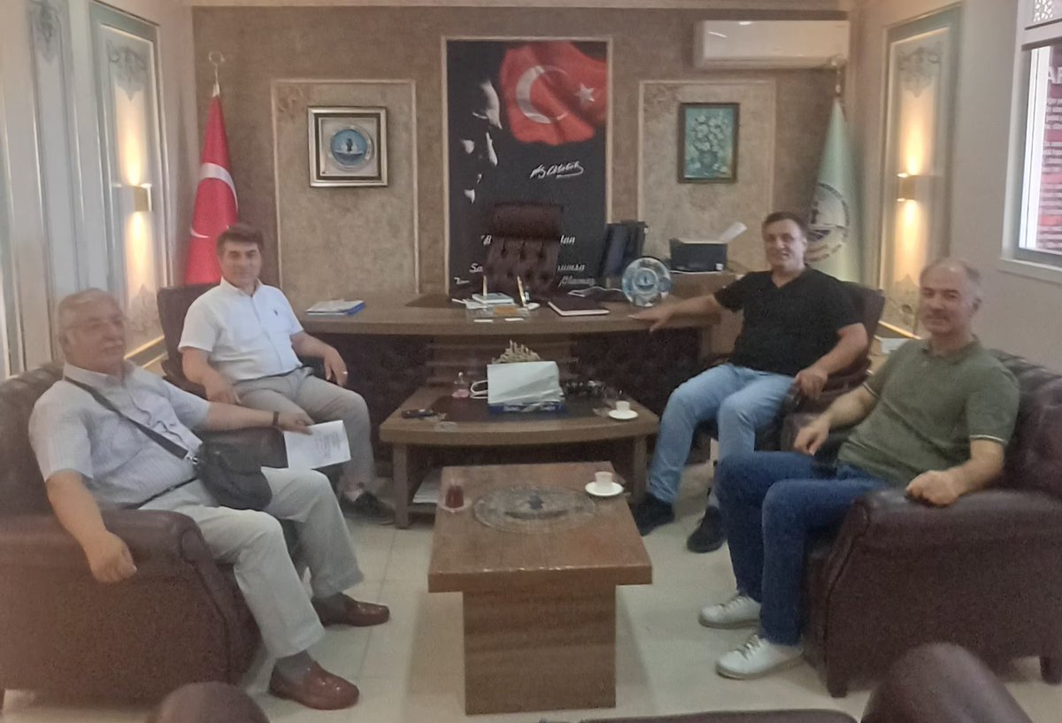 numanoglu55's tweet photo. Atakum Rehberlik Araştırma Merkezi Müdürlüğüne atanan Ayhan Taşkın ve Halk Eğitim Müdürlüğüne atanan Musfafa Göbek kardeşlerimize TEONA Kurs olarak hayırlı olsun ziyaretlerimiz...#teonakurs https://t.co/KRKttvCQLV