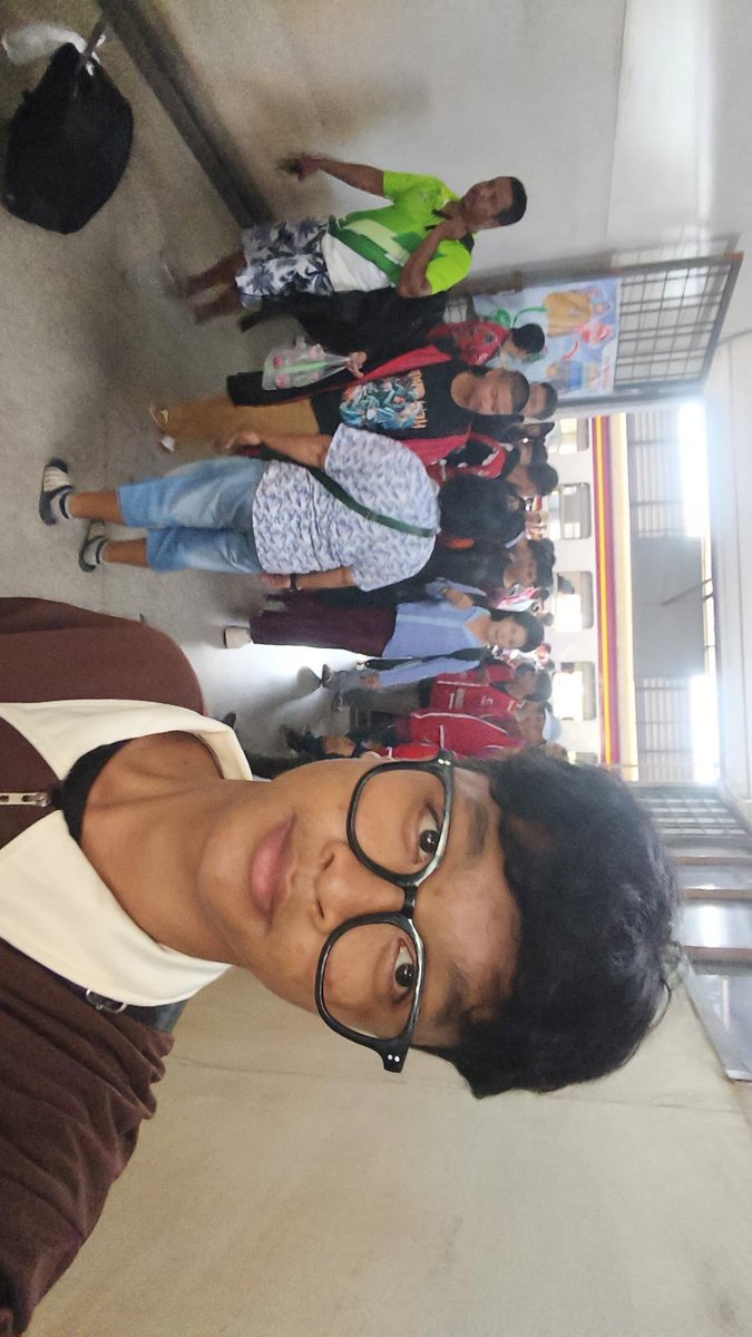 PCitr15692's tweet photo. @Flower01739819 แว่นแบบนี้ได้มั้ยเนี่ยยย https://t.co/DVCoW6ZMeF