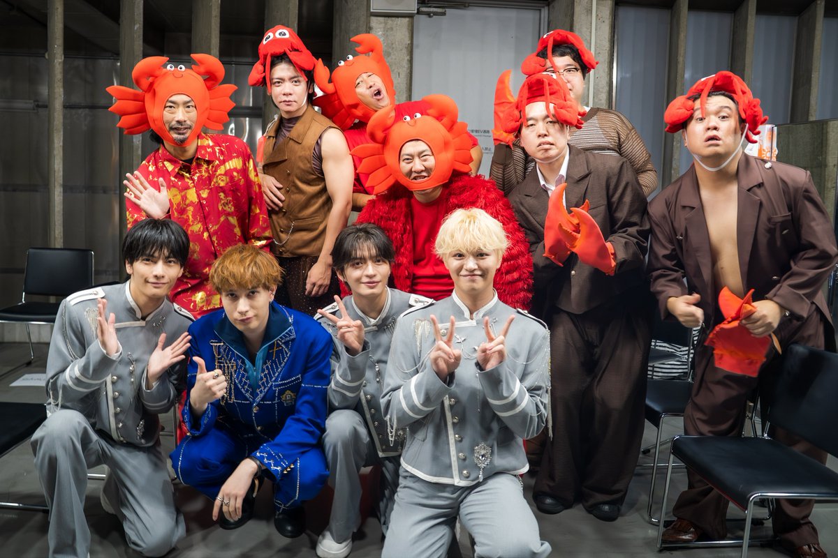oricon's tweet photo. 超特急、M!LKらEBiDANメンバーが
『有吉の壁』壁芸人たちとコラボ❗️
”エビライ”会場に潜んで爆笑ネタ披露
https://t.co/hMghBQf4bC
⠀
🔸超特急（カイ、タクヤ、ユーキ、シューヤ、マサヒロ、アロハ）
🔸M!LK（塩﨑太智、曽野舜太、吉田仁人）
🔸SUPER★DRAGON・ジャン海渡
🔸ONE N’ ONLY・TETTA
🔸Sakurashimeji（田中雅功、髙田彪我）
🔸原因は自分にある。（大倉空人、武藤潤、杢代和人）
🔸BUDDiiS（FUMINORI、KEVIN、FUMIYA、SHOOT）
🔸ICEx（志賀李玖、中村旺太郎、阿久根温世、千田波空斗、筒井俊旭、竹野世梛、八神遼介）
🔸Lienel（芳賀柊斗、近藤駿太、高岡ミロ、森田璃空、武田創世、高桑真之）