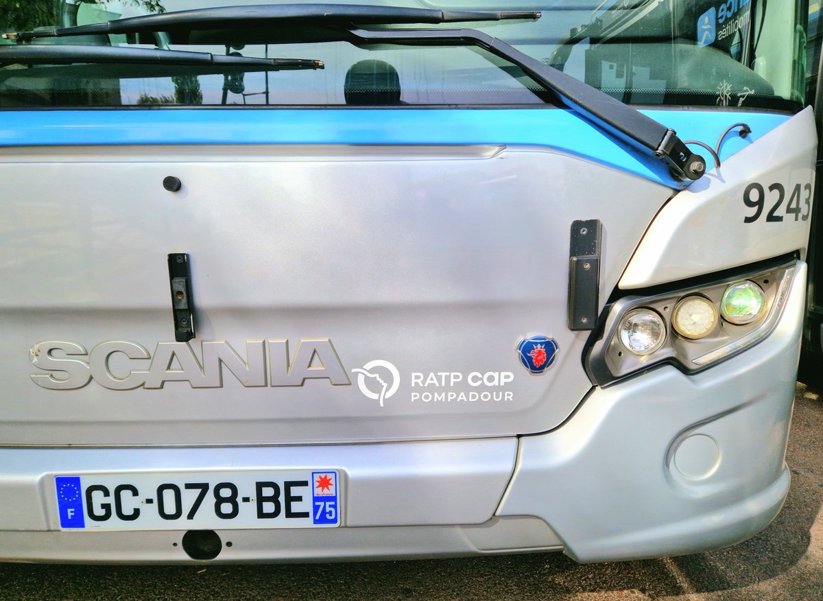 sgenmobilite's tweet photo. Les autocollants du nouvel exploitant RATP Cap Pompadour (DSP n°46) de la première ligne d'Europe de bus qu'est le @Bus_TVM commencent être déployés sur les véhicules articulés Scania Citywide GNV opérant sur la ligne ! #bustvm #tvm #ratpcap #pompadour #scania #ciywide #bus #dsp https://t.co/lrZLuYPyBC