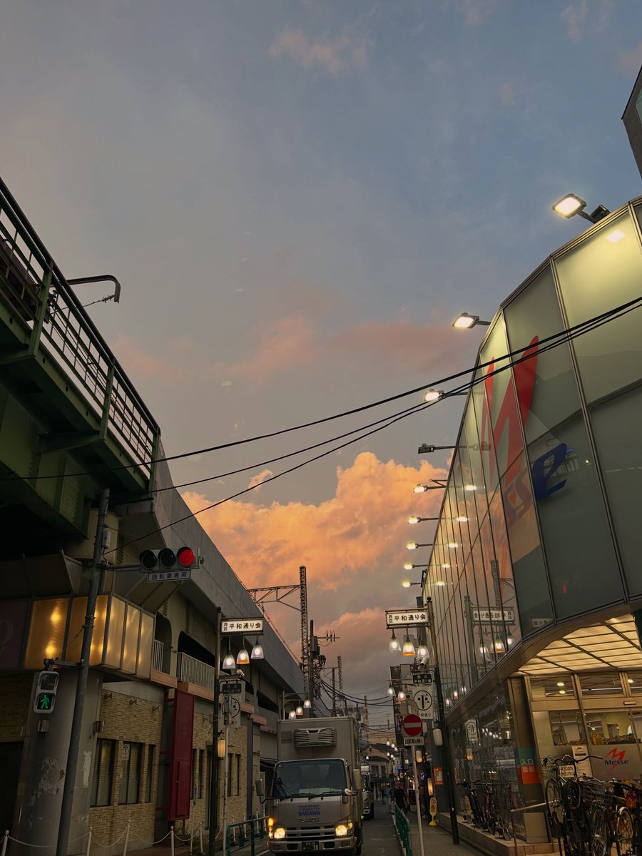 inuyamayuge's tweet photo. 開場しました！リハも良い感じ
お待ちしてます！
#HALCAMO https://t.co/aUx3xO3gEM