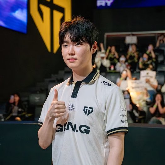 Sheep_Esports's tweet photo. GEN Chovy 🇰🇷 donates ₩30 million (≈€18,000) to support flood victims in South Korea via Hope Bridge, the Korea Disaster Relief Association

He has previously donated to several disaster relief efforts, including floods, typhoons, wildfires and the families affected by the Jeju Air crash