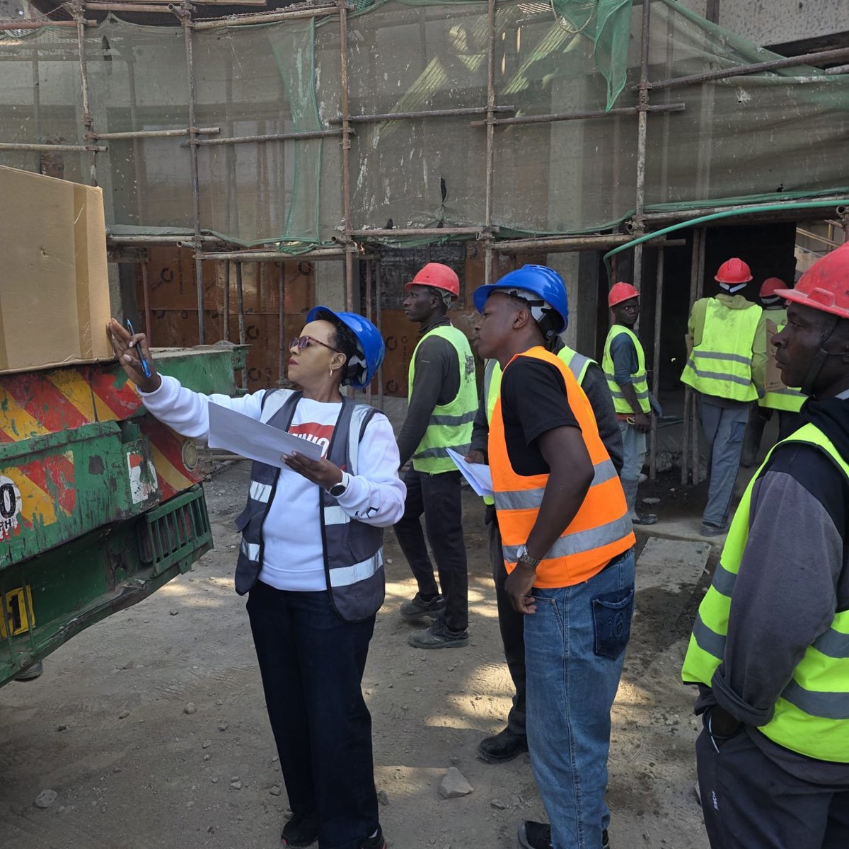 a_Irungu's tweet photo. Offloading Interior Finishes items in Nanyuki. https://t.co/EfJudAVRhU