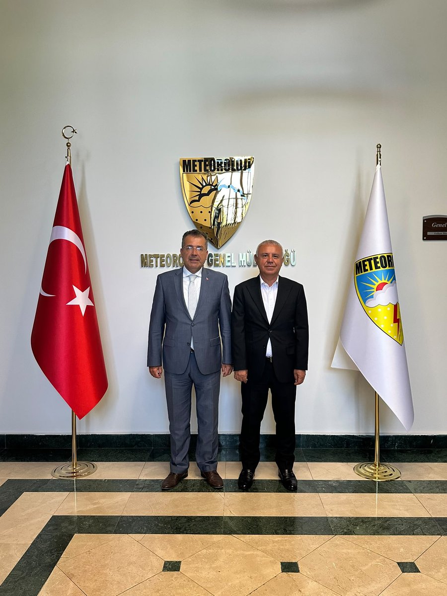 alemdareyup's tweet photo. Meteoroloji Genel Müdürü Volkan Mutlu Coşkun'u ve çalışma arkadaşlarını, Ankara 2 No'lu Şube Başkanımız Soner Berk ile birlikte makamında ziyaret ettik.

Ziyarette çalışma hayatına ilişkin güncel konular hakkında karşılıklı görüş alışverişinde bulunduk.

Nazik kabulleri ve misafirperverlikleri dolayısıyla Sayın Genel Müdürümüz Volkan Mutlu Coşkun'a teşekkür ediyor, çalışmalarında başarılar diliyorum.