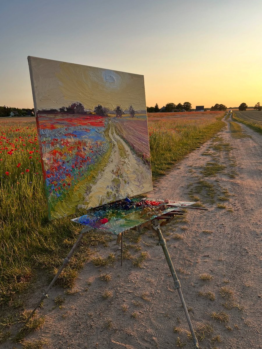 adrianJCL's tweet photo. Under the White Sun” 
Oil on canvas, 80×80 cm. A country road winds beneath the white sun. Red poppies blaze in the grass, with blue cornflowers blending among them. https://t.co/fMoEAIeSzT