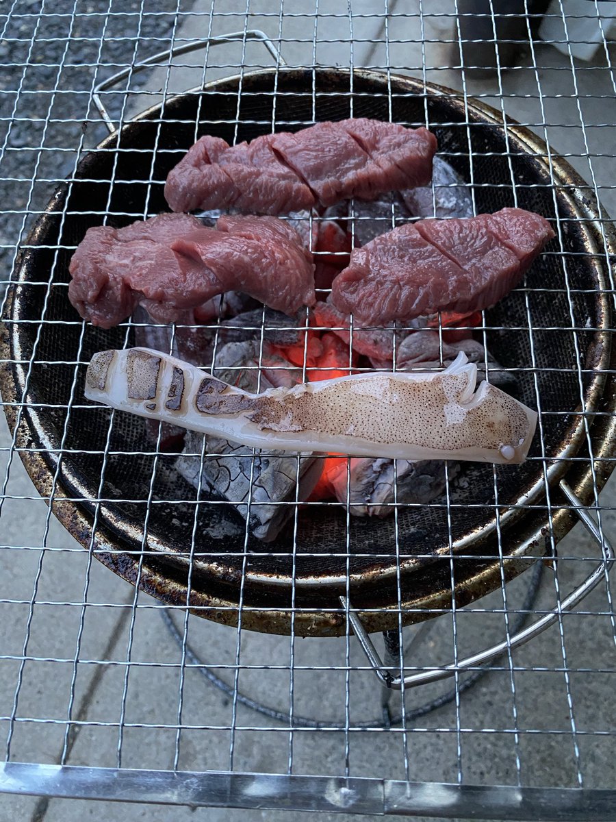 f_24karats's tweet photo. ここ最近1人BBQするの楽しすぎてほぼ毎日外で飯食ってるwww #美味すぎて馬 https://t.co/tcK0waaY6j