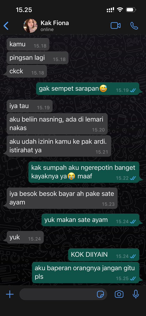 roasberapa's tweet photo. pevita (pahn) siswa baru yang pingsan mulu pas upacara dan fiona (fond) kakak pmr yang selalu kena repotnya

pahnfond short au https://t.co/JvAZ6uNcaP
