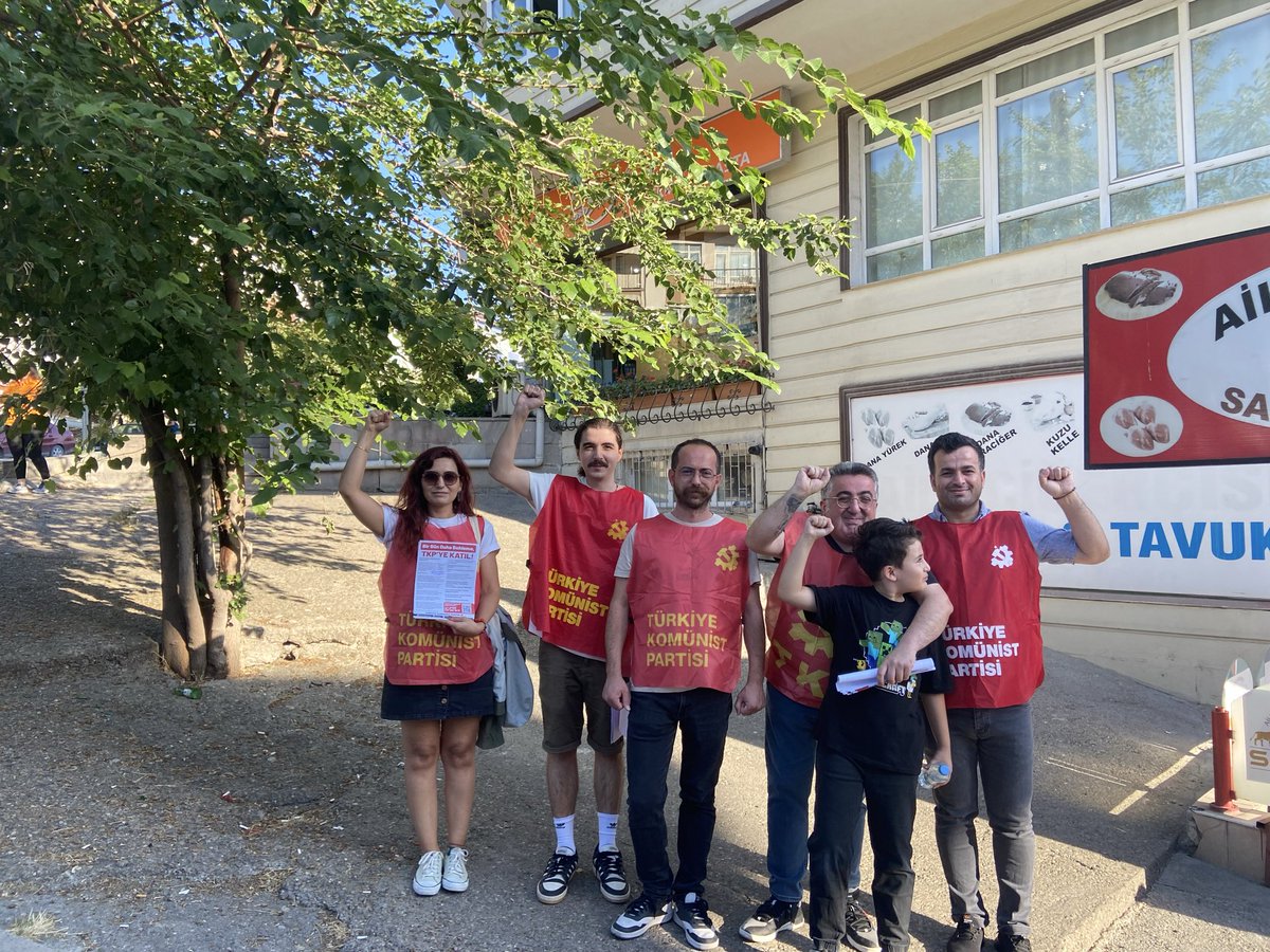SeyranSemtEvi's tweet photo. Bu hafta Esat semt pazarında Ortaklaşa dergimizin yeni sayısı ve “TKP’ye Katıl” bildirimizle yer aldık. 

Semt evimizden dergimize ulaşabilirsiniz. https://t.co/NSIRikOnSg