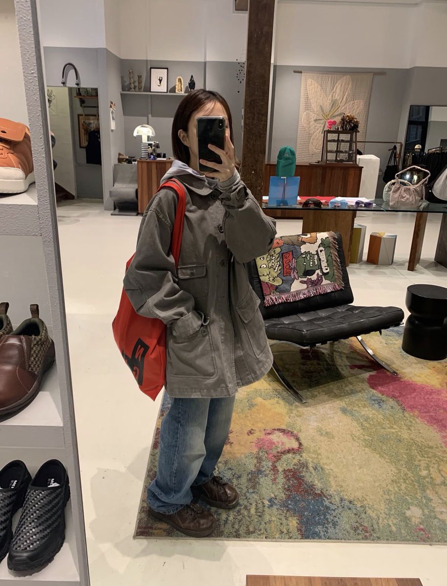 ttarchive's tweet photo. 신상 자켓 제발 저요 제가 살래여 https://t.co/fAc9ae5djN