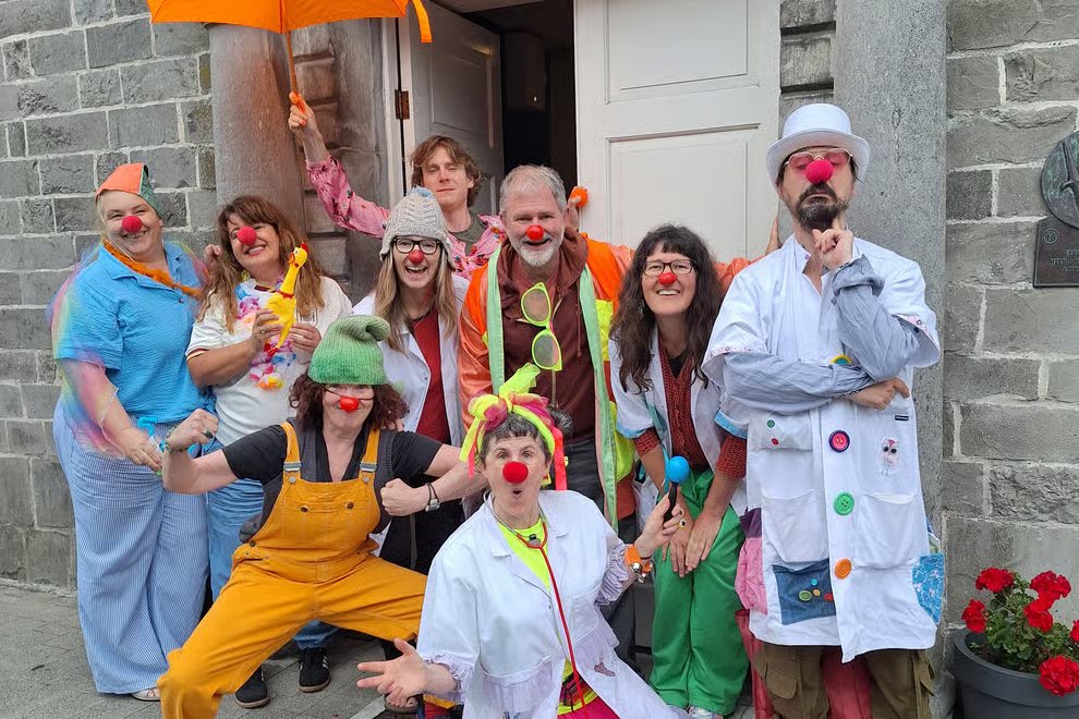 MayoDotIE's tweet photo. Aoife’s Clown Doctors, working with the Linenhall Arts Centre and Saolta Arts, are bringing music, creativity and laughter to children in Mayo and Galway hospitals!

Helping to ease anxiety and create moments of joy for patients, families and staff

More: https://t.co/A9sEZxMrY8 https://t.co/nVLnF4oNli