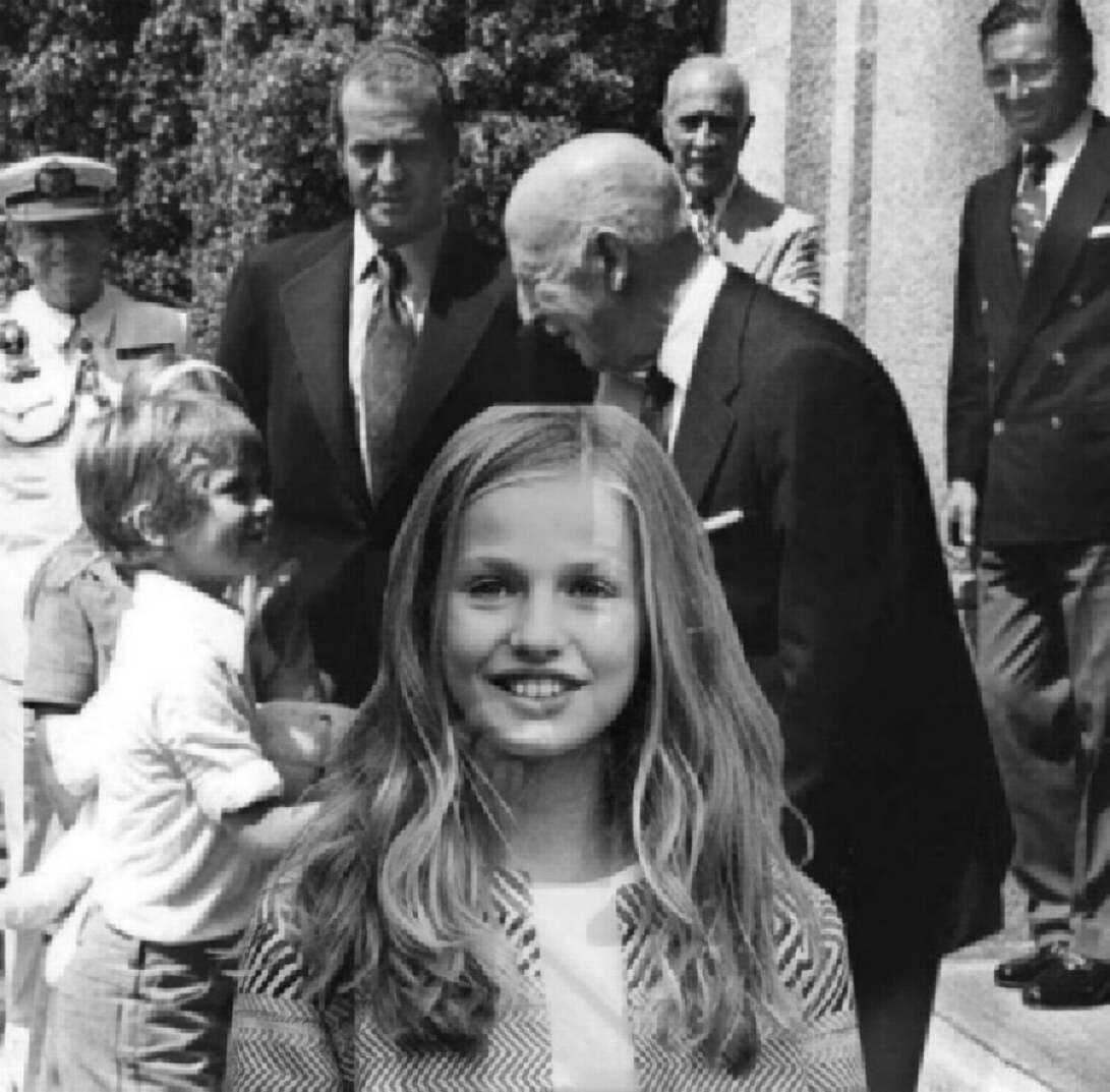 Maga020566's tweet photo. La monarquía española es ilegitima. La impuso la dictadura franquista.
No cumple ningun papel o función especifica que justifique su permanencia.
Es profundamente antidemocratica. Pues es vitalicia y hereditaria.
#LosBorbonesFueraYa❤️💛💜 https://t.co/BBMXhVTwo2