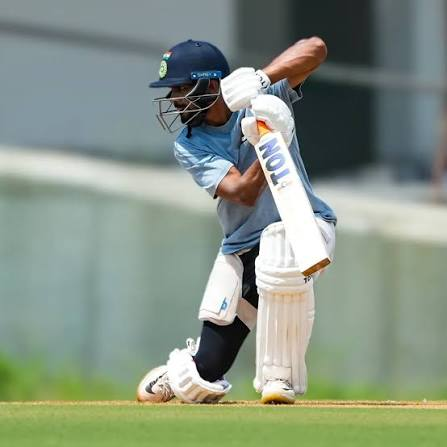 YellowRanger014's tweet photo. 🚨One prominent face of 'Tamil Nadu' Cricket, was present throughout the days, when Rutu was practicing for Duleep Trophy in CSK HPC. I don't know the exact role of him, but he was assisting him a lot..
👀👀
(Ruturaj Gaikwad, Rutu, csk, ipl 2027, Chennai super kings, MS dhoni) https://t.co/LKnDcocpGX