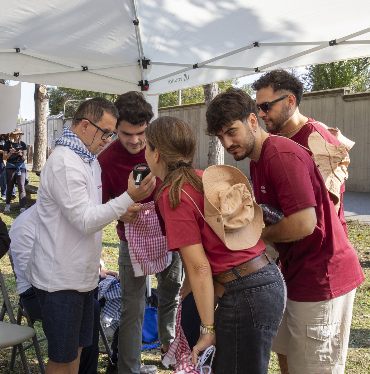 Cheers4u_'s tweet photo. 💜 El més important del #Cheers4U26 no són les proves. Són les persones que les fan possibles.

Joves amb discapacitat intel·lectual seran els encarregats de liderar i dinamitzar els reptes, convertint cada activitat en una oportunitat per trencar barreres, compartir, aprendre i demostrar tot el que podem aconseguir quan posem la inclusió al centre.

Perquè al Cheers4U, les persones no són una part més de la jornada. Són les protagonistes. 🫱🏾‍🫲🏽

👉🏽 https://t.co/Akj8lmY44y