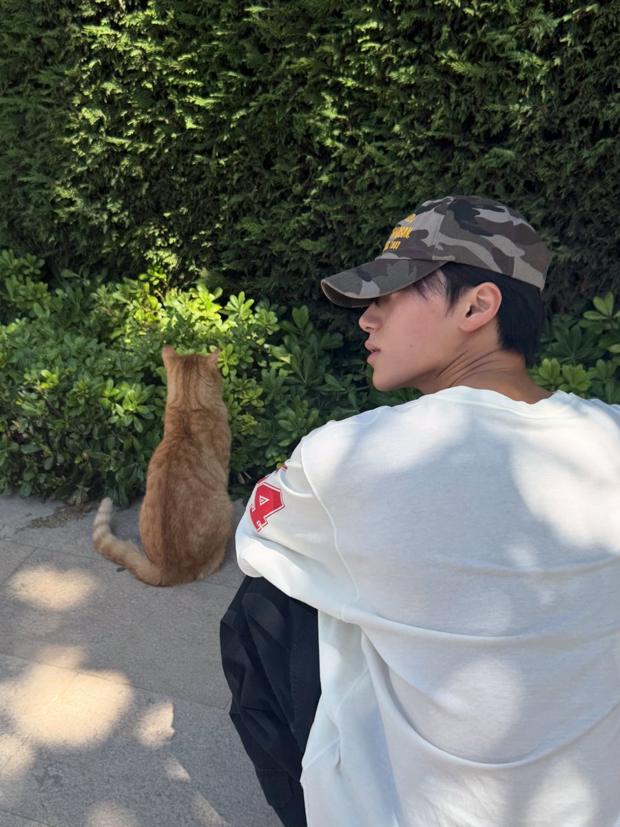 santoleeny's tweet photo. 산이
요즘 유명세 치르는걸 지켜보면서 내기분이 나빠졌는데, 오히려 괜찮다고 걱정하지말라고..ㅠㅠ 

산이가 안정형이라 너무 고맙고, 단단한 네 모습을 보면서 내가 많이 배워.. 정말고마워 산아. https://t.co/NOHvhmcJVx