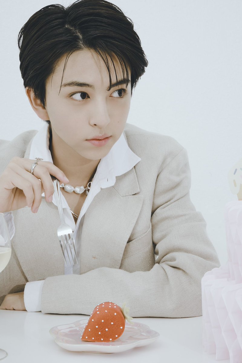 nicolaJP_mag's tweet photo. ／
IDOL BEAUTY from ICEx 八神遼介🧊🤍
vol.20㊗️成人スペシャル🎂🪄
＼

大人なジャケット"美"ジュで登場！
18歳になった八神遼介から
ファンの皆さんへメッセージも💌

是非ご覧ください！
▶︎ https://t.co/xGk1n1VZfe
#ICEx @ICEx_official 
#八神遼介 #ニコラ https://t.co/4T1YneHigs