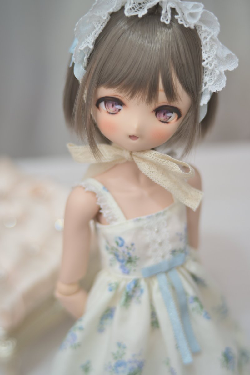 ponchankamo's tweet photo. 福岡アイドールで購入した避暑地のサマーワンピースセットをもずさんに着てもらいました👒☀
ヘドレ横向きあまりにもかわいいので生かして撮りたいなぁ、二連おりぼん良い⋆⑅.
#うさアメっ子
#うさアメお洋服 https://t.co/MKgI2vI96a
