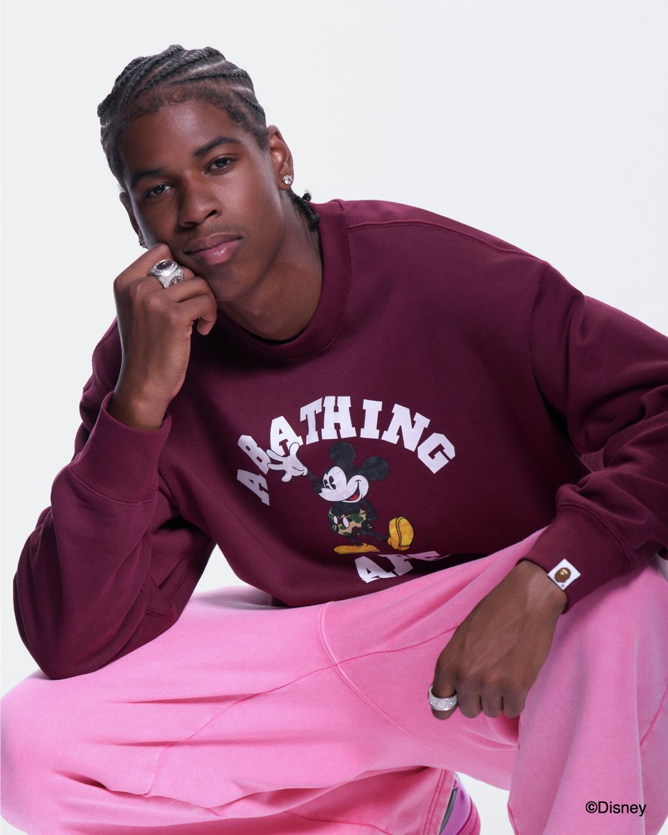 BAPEOFFICIAL's tweet photo. MICKEY MOUSE. ICON STATUS.
 
A familiar comfort in a world that never stops moving.
 
JayDon steps into the BAPE® × MICKEY & FRIENDS COLLECTION, bringing a fresh take to an enduring icon.
 
Featuring graphic essentials that blend Mickey Mouse with BAPE®'s signature streetwear language.
 
Available beginning August 22 on https://t.co/IBXRBlilL2 and BAPE STORE®.
 
#BAPExMICKEYFRIENDS
#ABATHINGAPE #BAPE #BABYMILO
#DISNEY#MICKEYMOUSE