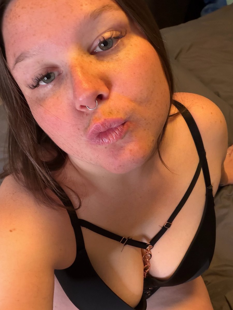m4ddymay's tweet photo. My ex said I'm too ugly to get 30 likes🥺 https://t.co/rehbZPe3nJ