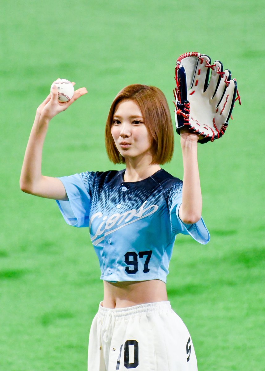 cxxxs211's tweet photo. ハトゥハ可愛かった🥳東京ドーム照明暗すぎる……… https://t.co/bRceOaLNtl
