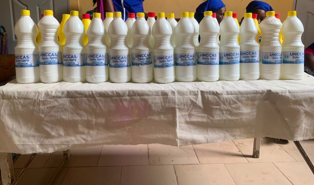 Cenapse2025's tweet photo. ADT accompagne ses réseaux communaux

Dans le cadre de l’accompagnement de ses réseaux communaux, ADT a organisé la 2ᵉ session de formation de l’UNCCAS/Takku/Liggey de Thiès-Est sur la production d’eau de Javel. https://t.co/rtCeYImRS2