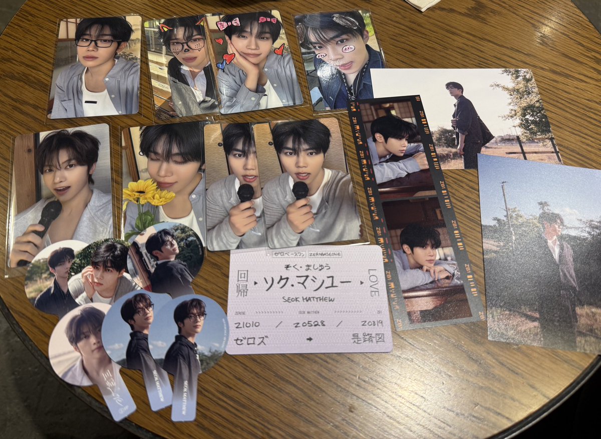 v_v9995's tweet photo. ZEROBASEONE zb1 ゼベワン 回帰LOVE 渋谷 封入 トレカ 交換　通常盤　初回限定盤　ソロ盤

譲) メテュ、テレ、ゴヌク

求) ハンビン、ジウン

現在渋谷におります。
手渡し交換可能な方、お気軽にお声がけください🙇‍♀️ https://t.co/1RYamqk257