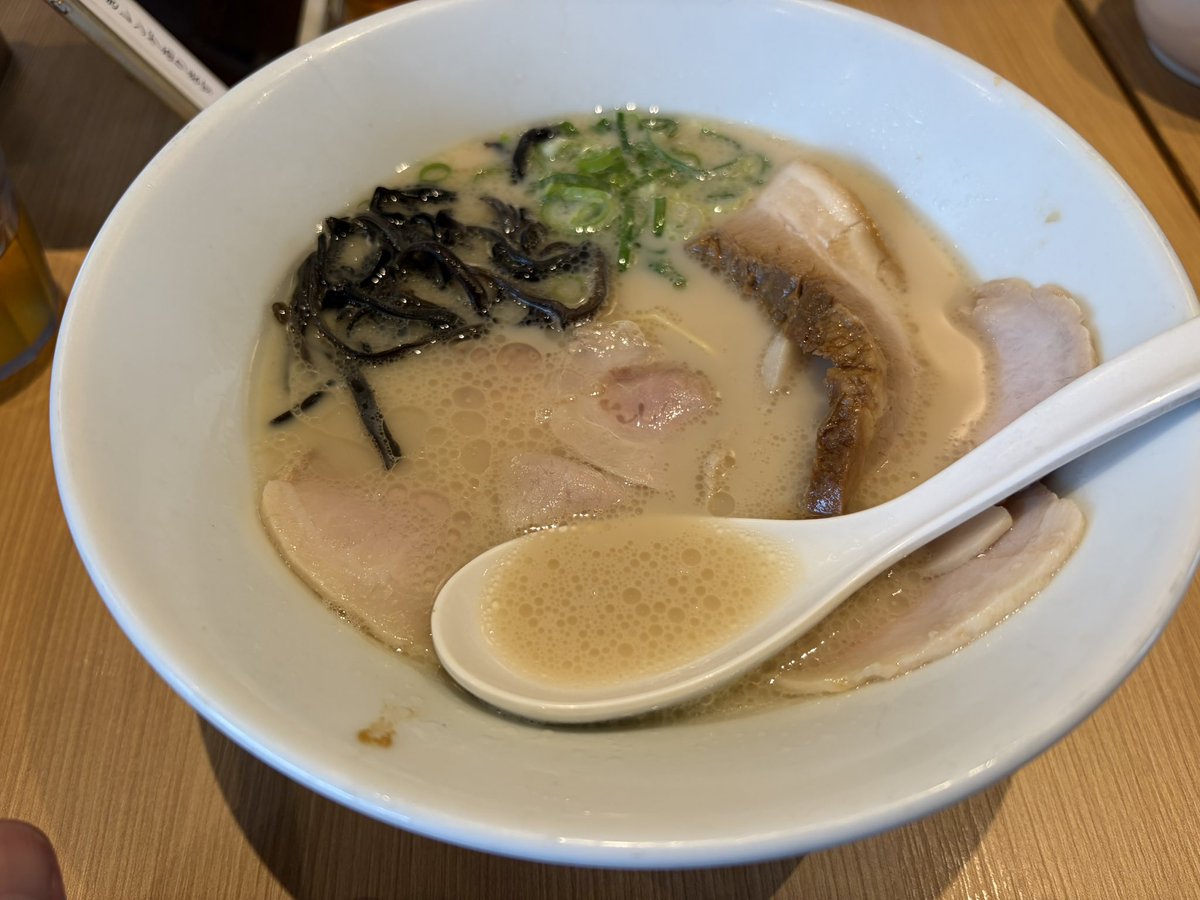 koba_shingo's tweet photo. たまに食べたくなる一風堂のラーメン🍜

久々に食べたら美味い‼️✨ https://t.co/6KpeAlbndd