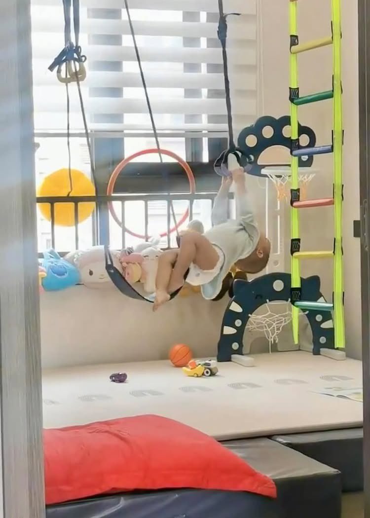 aneysafr's tweet photo. Gen beta terbuat dari tanah apa??? Tanah sengketa? Beneran seaktif ituu, perasaan bayi” dlu ga ada yang seperti ini deh😭￼

cc zayaaamayy https://t.co/r3N5JQBETh