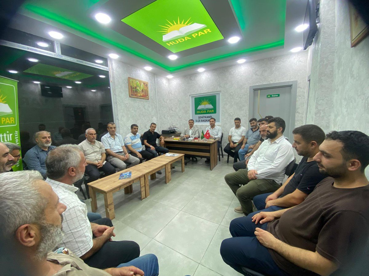 hudaParShtkamil's tweet photo. İlçe Başkanımız Sayın Adem Kılınç başkanlığında Yönetim Kurulu Toplantımızı gerçekleştirdik.

İl Başkanımız Sayın Mustafa Kaya’nın katılımıyla teşkilatımızla bir araya gelerek Şehitkamil’deki çalışmalarımızı istişare ettik.

Azim ve gayretle çalışmaya devam ediyoruz.

#Şehitkamil https://t.co/Smh9nIlM4t