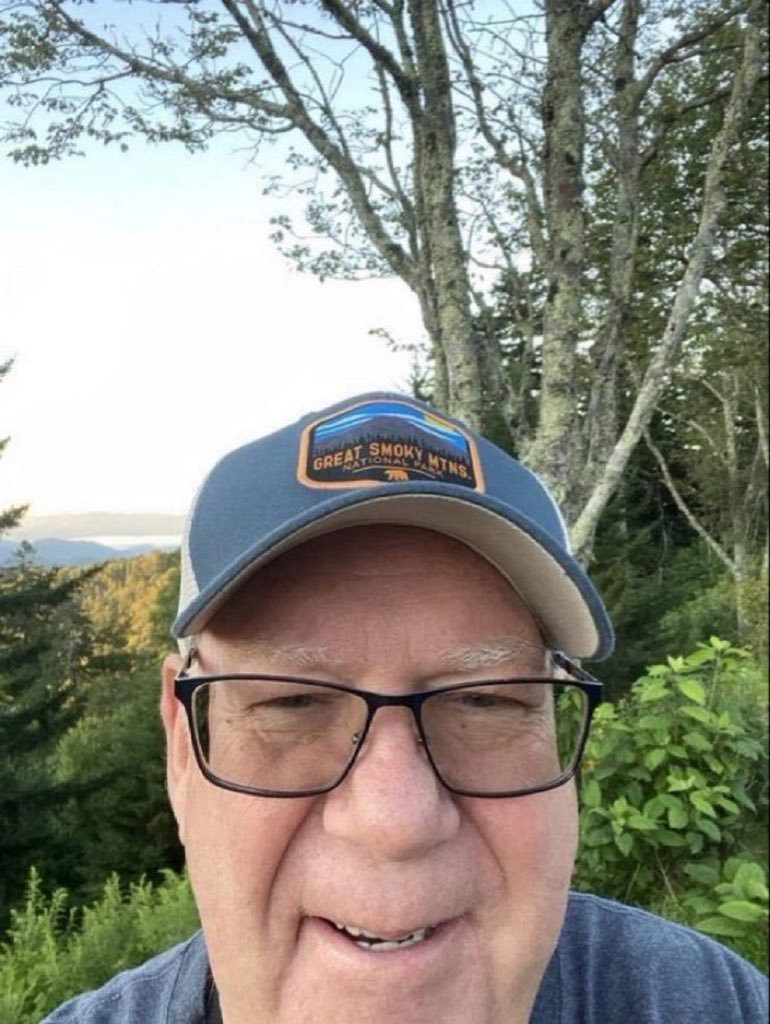 RiveriaAlvano's tweet photo. Hi I'm Home alone 
I need a real wife https://t.co/rx3443WMwQ