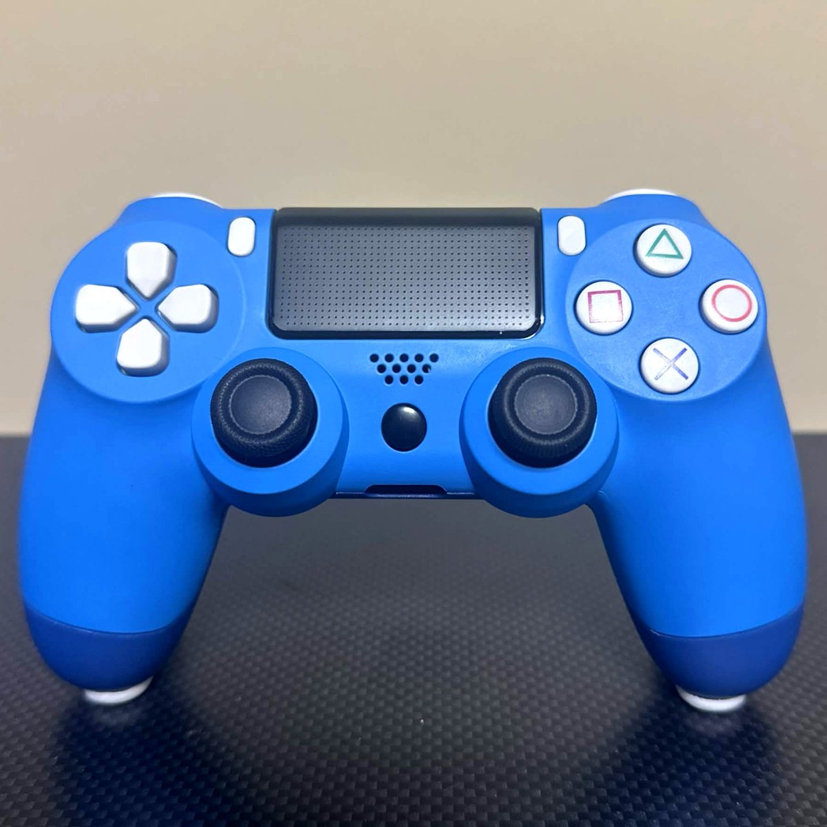 GoldfishGamepad's tweet photo. SuiOvOi PS4 Prebuild

- Smart Triggers
- Smart Bumpers
- Smart Face Buttons
- JS13 PRO+ TMRs
- Royal Blue Soft Touch Shell https://t.co/JNlK6rXktp