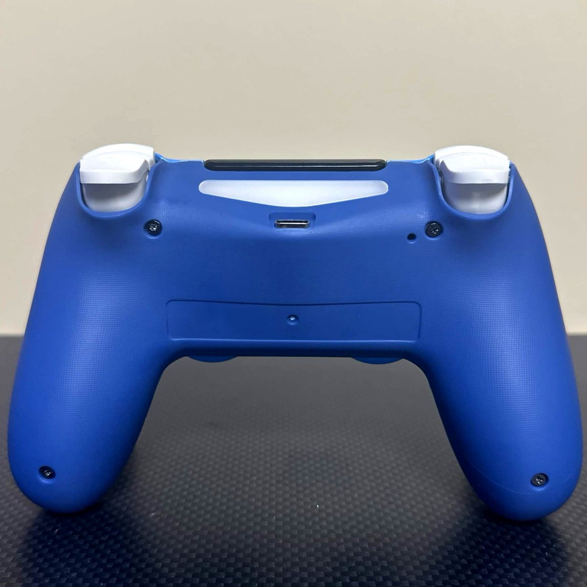 GoldfishGamepad's tweet photo. SuiOvOi PS4 Prebuild

- Smart Triggers
- Smart Bumpers
- Smart Face Buttons
- JS13 PRO+ TMRs
- Royal Blue Soft Touch Shell https://t.co/JNlK6rXktp