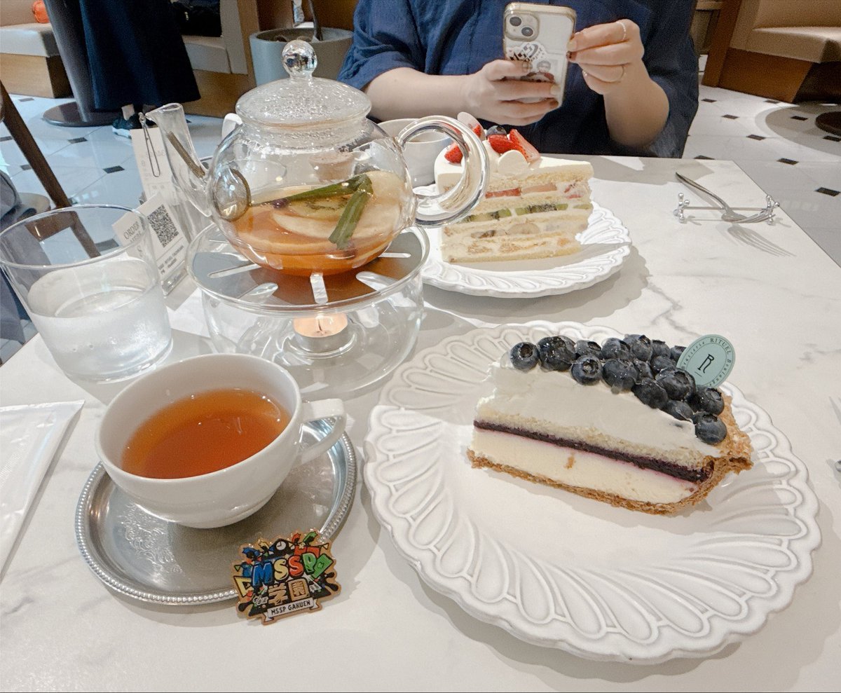 _tokievo's tweet photo. おしゃなお茶をしばきましたので、
今から学園祭に参加してきますわよ‼️
😋🍰🫖 https://t.co/gBa8YruMa1