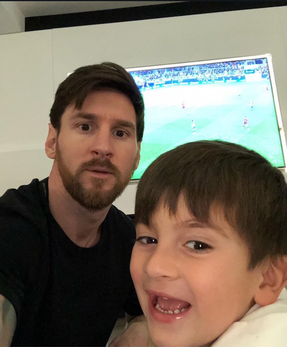 iler_ences's tweet photo. Papi y Titi 🤏🏻 https://t.co/KMVdqsNeVQ