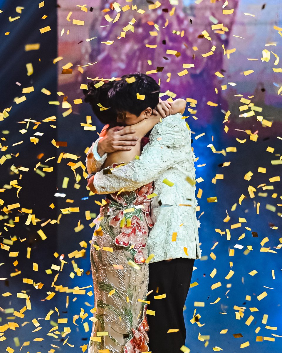 StarMusicPH's tweet photo. Can't move on? Kami rin! 🥹💛

What a magical day for all of us, Cheffies! Thank you so much for your unending support for Caca and Dudu! 

#DustBia #ABSCBNEvents #DustBiaLoveActually https://t.co/qhlfW2pZX1