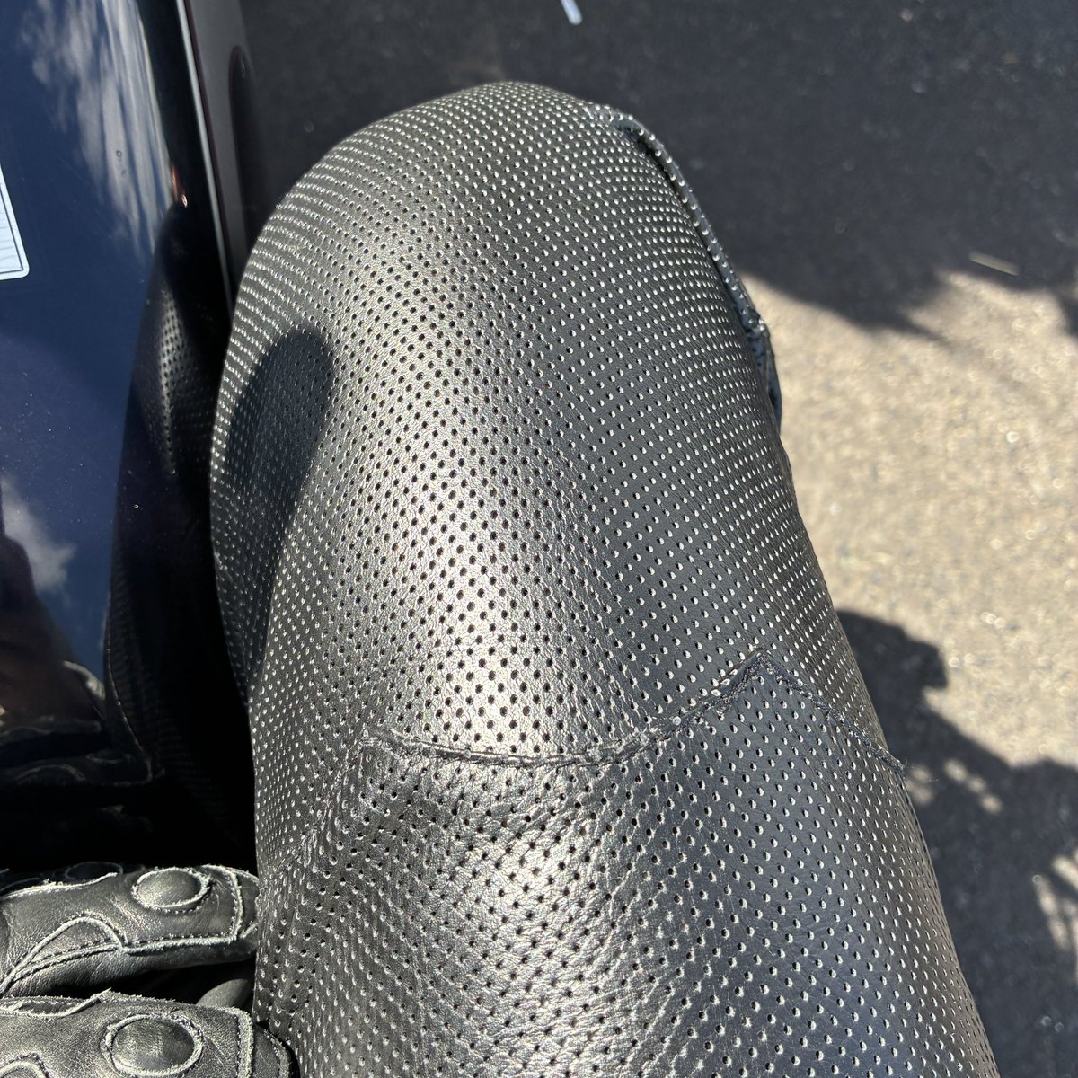 HappaOketsuvrc's tweet photo. 久しぶりに一走り　気持ちよかった🏍️
パンチングレザーは涼しいわ　オススメ https://t.co/2pf1rBnMLN
