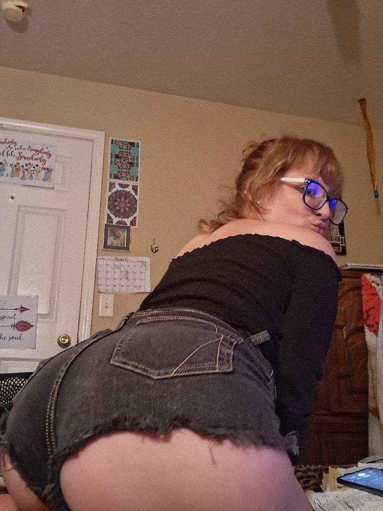 HeatherSta66746's tweet photo. Add me on venmo and buy my private album tonight @dirtyn-broke24
@ibuycontentok https://t.co/KOHpsoxPCL