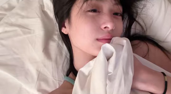 lettersforahy's tweet photo. bare faced ahyeon 

#AHYEON #아현 #BABYMONSTER https://t.co/hjn4PG97y4