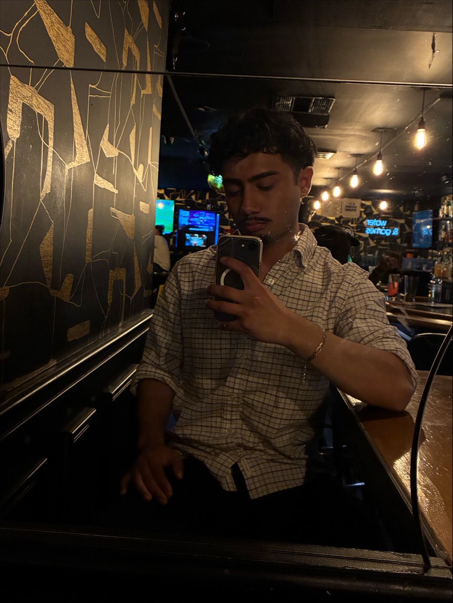 isacm3d's tweet photo. 🍸🚬 adulting #momsonn #latinpapi https://t.co/AV33HuFq9v