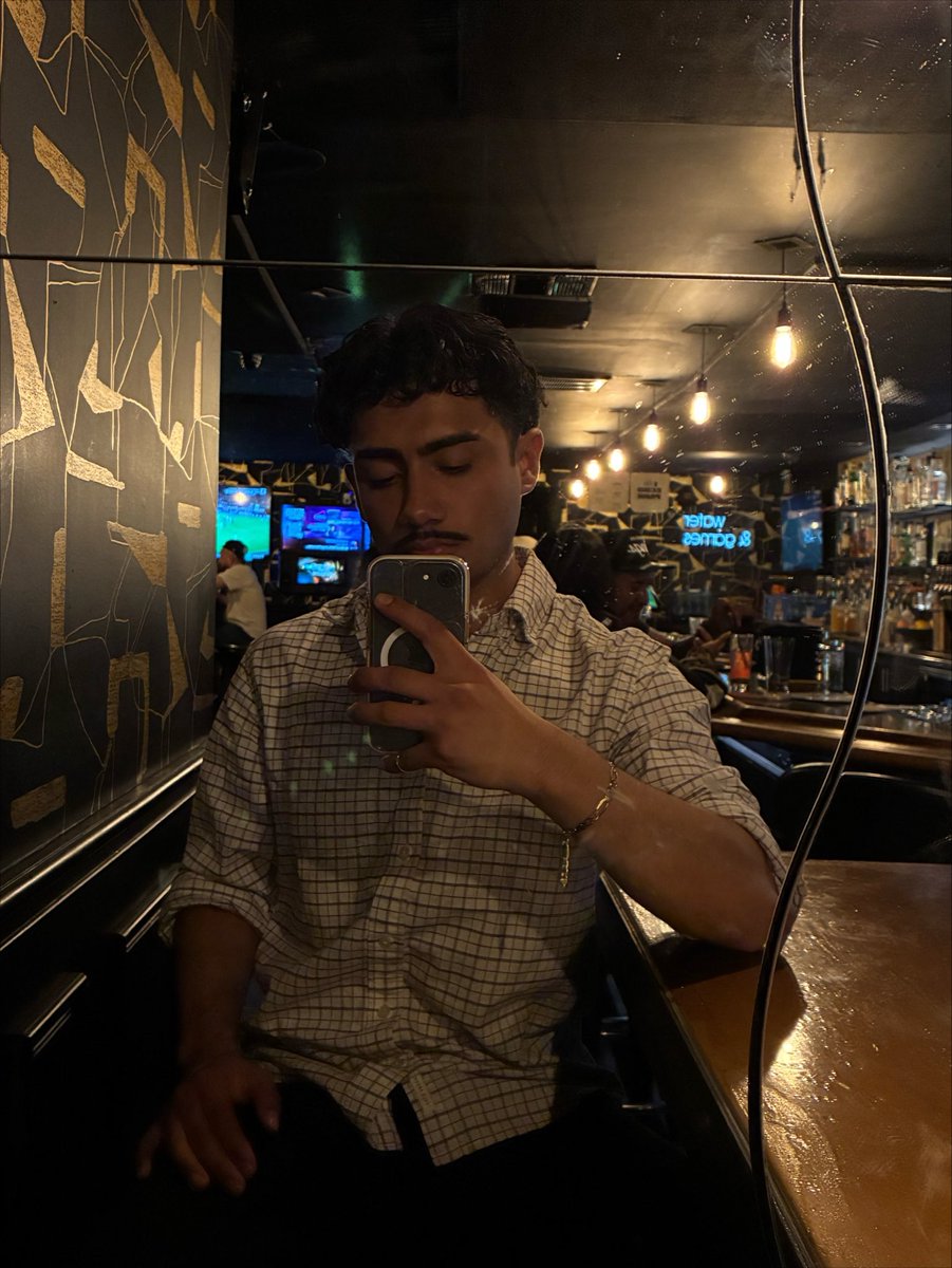 isacm3d's tweet photo. 🍸🚬 adulting #momsonn #latinpapi https://t.co/AV33HuFq9v