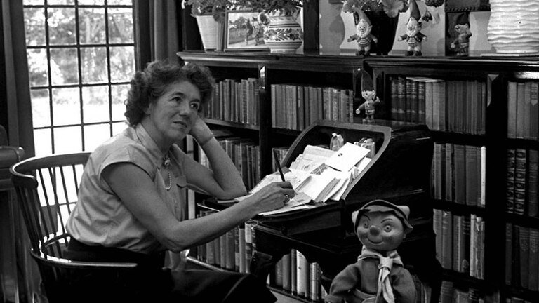 LFPadrnB's tweet photo. En el 129 Aniversario-Nacimiento de la interesante escritora inglesa Enid Mary Blyton -o Mary Pollock- (11-VIII-1897 East Dulwich, London, England/28-XI-1968 Hampstead, Id., Id.), la recordamos así:

"Hatred is so much easier to win than love - and so much harder to get rid of." https://t.co/1IOXhZ2aWu