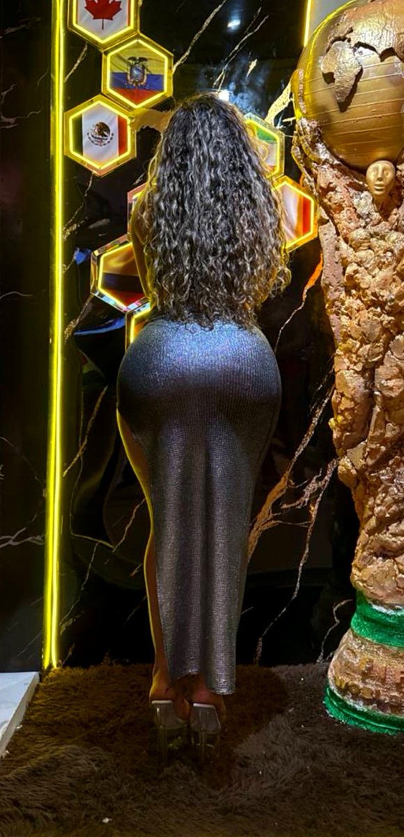 verdadespr88976's tweet photo. Colitas 🍑 #minifaldas #miniskirt #legs #booty #milf #tacones #dress #martes #fyp #agosto #martes https://t.co/3sQvEJEojP