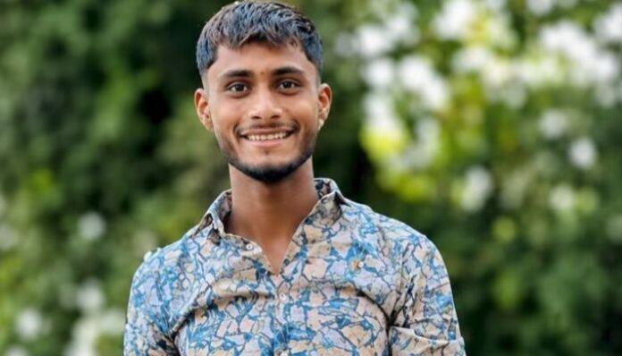 OpIndia_com's tweet photo. Maharashtra: Contract worker Dheeraj Pardeshi dies after a Muslim mob attack in Ahilyanagar.

https://t.co/syWW7gdiOZ
Pardeshi’s family says he was killed for wearing a Tilak, supporting Hindutva; police say the probe is on. https://t.co/LpwZnbCVpT