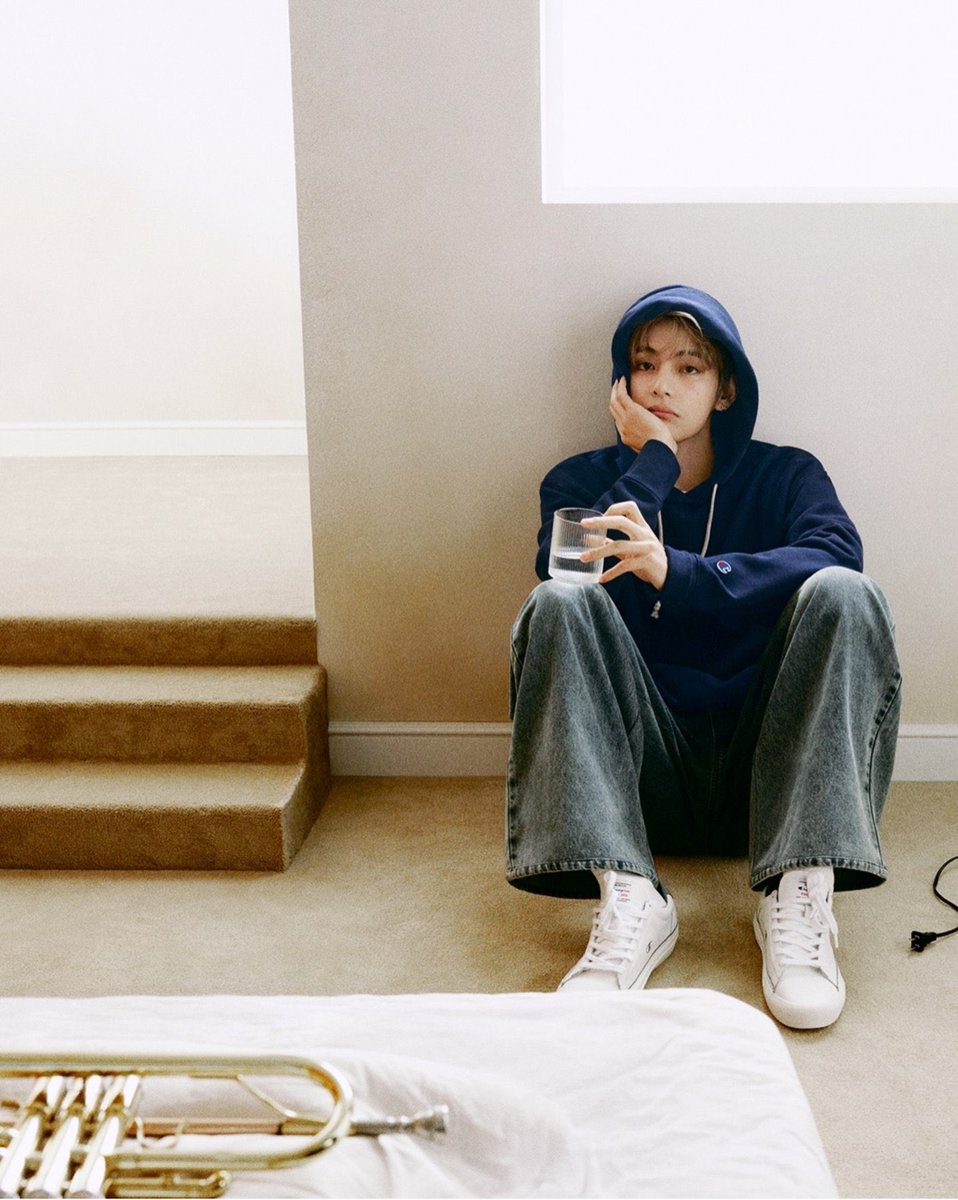 taeguide's tweet photo. More unseen pictures of Taehyung for Champion 

#TAEHYUNGxCHAMPION https://t.co/mARnCydLPc