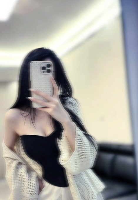 nanoab64's tweet photo. 이렇게 입고 너랑 데이트해도 돼? https://t.co/N21r6LtUKu