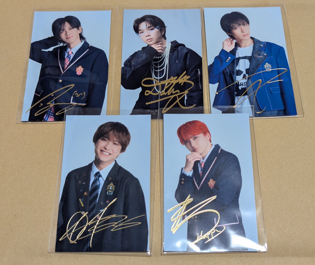 mepple_jin's tweet photo. @1 EBiDAN YES!東京 予約特典 HMV books online 箔押しサイン入りトレカ 交換

【譲】リョウガ、塩﨑太智、ジャン海渡、田中雅功、ユーキ

【求】吉田仁人 (オンラインor店舗)

エビライ8/13、16での手渡し交換or郵送
お声かけお待ちしております。

 #EBiDAN交換 https://t.co/Wfp82cDCLN