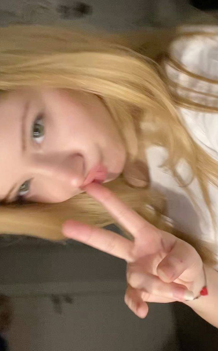 south1qd's tweet photo. Who actually wants my snap??? 

say yes and i'll dm itttt fr🫶 https://t.co/KxafJUB2Mp