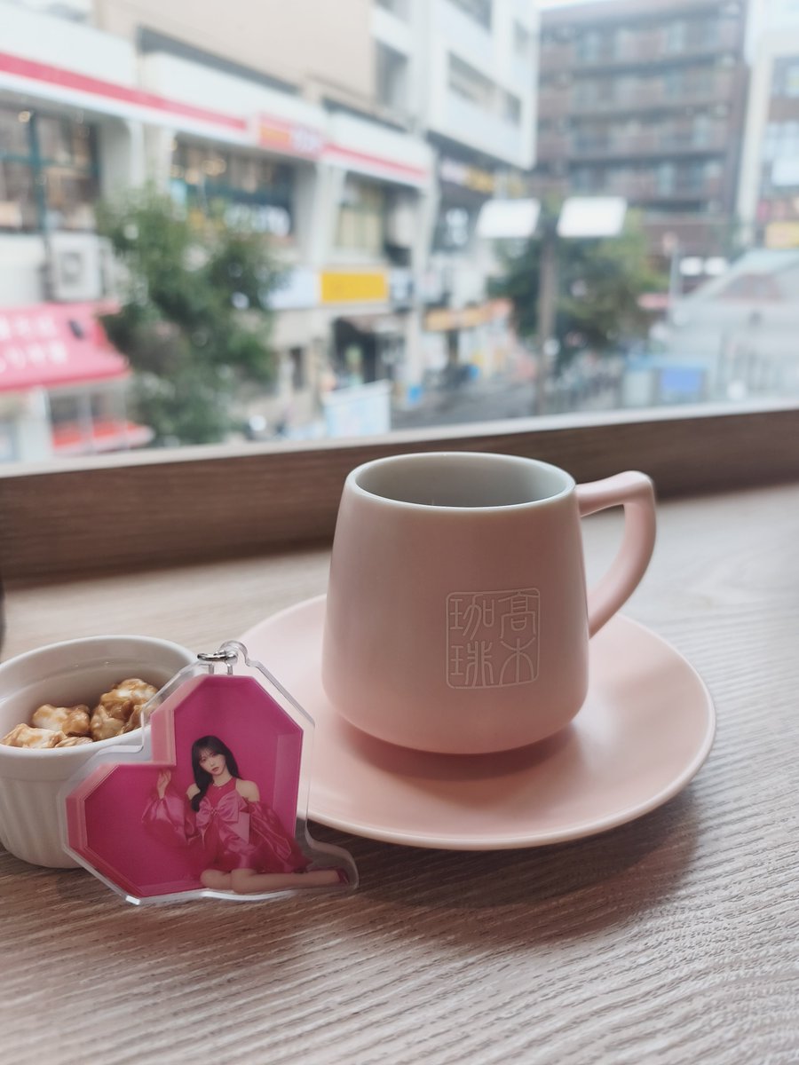 Tsuchan301's tweet photo. ものすごく緊張したのだけれど、､
対面でお顔を見て、お話する事ができてよかったなあ
#イコラブ
#お話会
#野口衣織 https://t.co/fLDdJML8MG