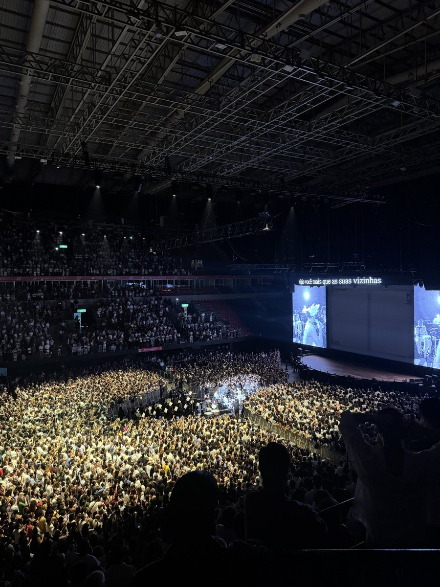 oalbertocampos's tweet photo. Sábado estava na Gira da Anitta e hoje na missa da Rosalia. Equilibrivm é tudo l! https://t.co/t3yuIECIj5