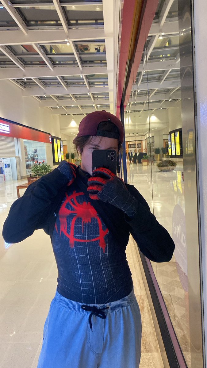 davitoland's tweet photo. demorei mas fui ver homem aranha https://t.co/rVmnwfnJNz